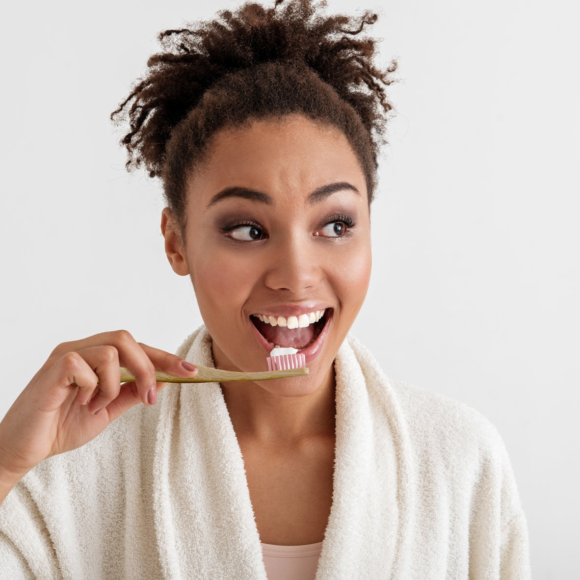 DB347 Dr Botanicals Bamboo Toothbrush Pink