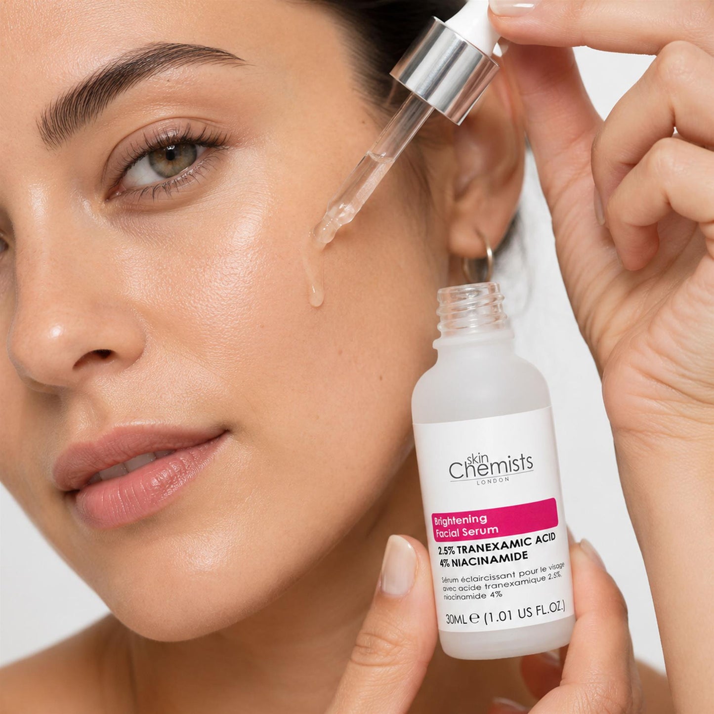 skinChemists Brightening Facial Serum with Tranexamic Acid 2.5% and Niacinamide 4% 30ml