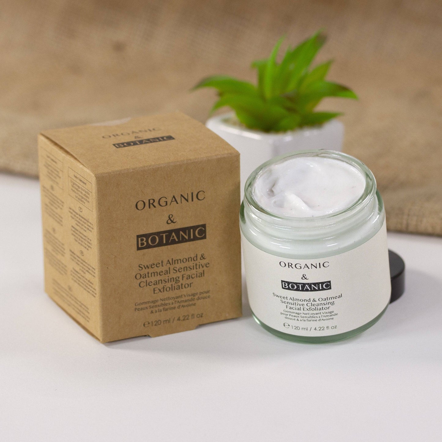 Organic & Botanic Almond & Oatmeal Cleansing Exfoliator 120ml